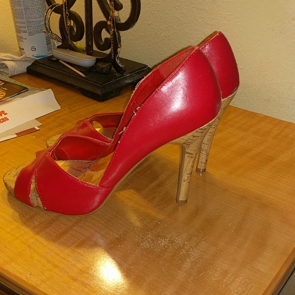 Red open toe heels - Picture 2 of 5